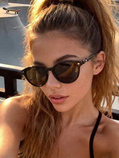 1pc Women's Black Plastic Cat Eye Small Frame Vintage Classic Daily Commute Vacation Fashion Glasses, Personalized Butterfly Decor Cute Y2K Party Youthful Sweet Elegant Shades, Suitable For Street Photography, Travel, Beach, Date, Driving, Hiking, Outdoor Activities
