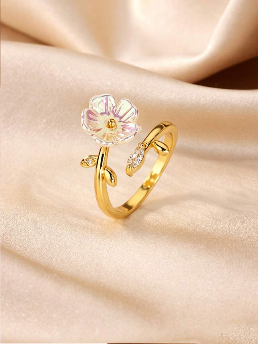 Anillo de flor y hoja con circonita cúbica y resina blanca, anillo ajustable abierto chapado en oro de 18k, joyería de moda para uso diario, boda, fiesta, regalo de vacaciones - 1 - Ver 1
