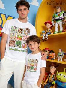 1 Disney-Licensed Cartoon Short-Sleeve T-Shirt, Featuring A Cartoon Toy Story Family Portrait Frame Expression Pattern And Family Parent-Child Print, Perfect For Family Trips And Vacations. This Is A New Short-Sleeve T-Shirt For 2026, An Ideal Choice For Father's Day, Suitable For Both Men And Women. Made Of High-Quality Pure Cotton, Comfortable And Breathable. Exquisite Design, Making It A Top Gift Choice. - 男人 - 查看 1