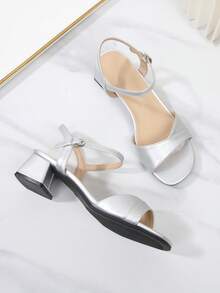 Sandal Wanita Hak Tebal dengan Bagian Belakang Terbuka, Sandal Modis Hak Sedang dengan Ujung Terbuka dan Tali Belakang, Sepatu Wanita Hak Tinggi Ukuran Besar - Perak - View 16