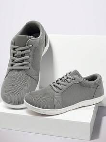 Zapatillas casuales transpirables con caja de punta ancha para hombres, zapatillas planas de corte bajo con cordones, calzado versátil para el trabajo y caminar, entrenadores de malla de varios colores para todas las estaciones - Gris Claro - Ver 2