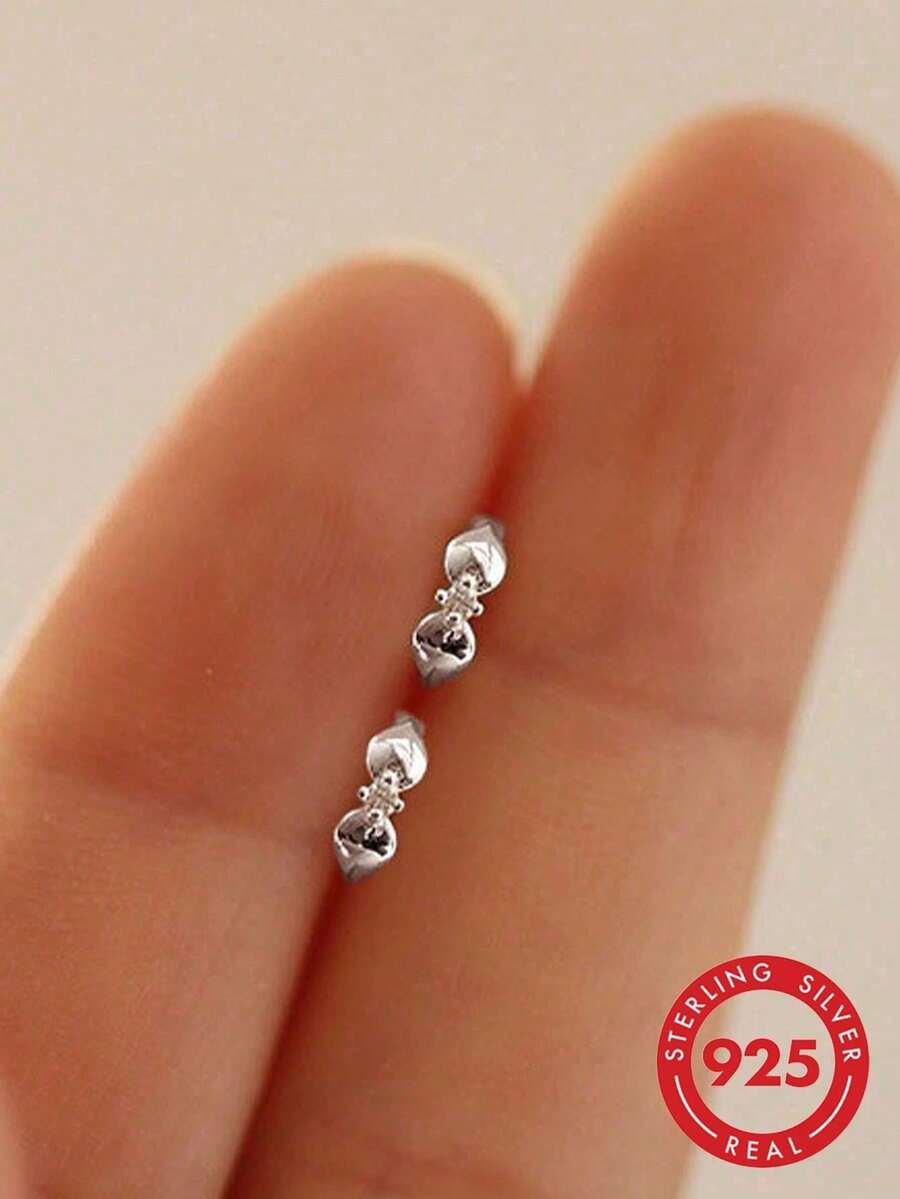 GAGAFEEL Một đôi khuyên tai bạc Sterling 925 thời trang, thanh lịch, dễ thương hình lá nhỏ đính đá Zirconia, thích hợp cho nữ, đeo hàng ngày, dự tiệc, làm quà tặng tình bạn.