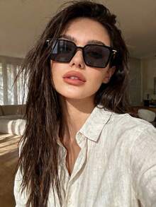 1pc New Arrival European And American Personalized Square Frame Fashion Glasses, Retro Street Style Versatile Glasses For Women - Gold Frame Black and Gray Film - View 3