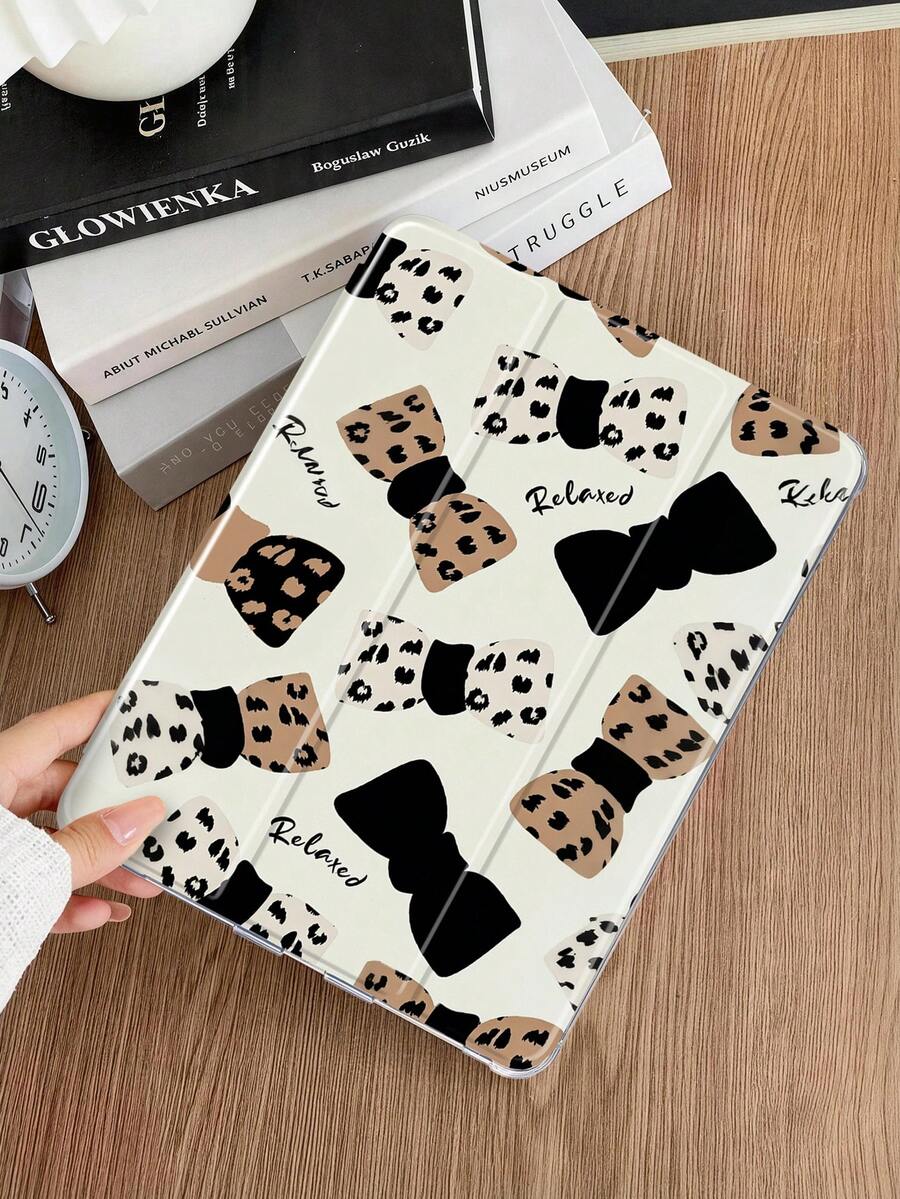 1 chiếc ốp lưng máy tính bảng họa tiết da báo và nơ, tương thích với iPad Mini4/Mini5/Mini6/Mini7/Air/Air2/9.7/10.2/10.5/Air4/Air5/10.9/Pro 11-Inch/Thế hệ thứ 10/ Air 11-In.(M2)-2024/ Pro11-In.(M4)-2024/Air 11-Inch (M3) 2025/ (A16) 11 Inch Thế hệ thứ 11 2025/ Air 8(M4)2026(11-Inch), Galaxy Tab A8 10.5 Inch 2022. Có khe cắm bút cảm ứng, chân đế gập 3 lần, bảo vệ cạnh bằng TPU mềm, chức năng ngủ/thức từ tính, ốp lưng máy tính bảng tối giản/sáng tạo/vui nhộn/cá nhân hóa. - Nhiều màu - Xem 1