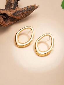 1 Pair Asymmetrical Oval Shaped Hollow Drop Earrings, Vintage Style Thick Gold Metal Earrings, Fashionable Jewelry Suitable For Women's Daily Wear - Gold - View 3
