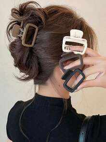 1pc Matte Acrylic Small Square Hair Clip, Elegant Hair Claw Hair Accessory - Gold - View 1