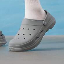 Skechers Zuecos con plataforma estilo nube | Sandalias reversibles de playa casuales para hombre, de una sola pieza, con amortiguación de EVA, impermeables y transpirables. - Gris - Ver 2