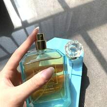 Serie KAY.A.L.I de cuatro perfumes neutros coloridos (N.º 20, 31, 14, 37) 100 ml, aroma floral y frutal de larga duración, elegantes y únicas botellas de colores, aroma natural y fresco, la primera opción para los amantes de las fragancias. - 31 - Ver 7
