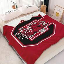 1PC  Flannel Throw Blanket 50"X60" - Printed With Garnet Red Background, University Of South Carolina Logo (Black Block C With Red Gamecock & White Outline), Tapestry Wall Hanging, College Fan Gift, Room Decor For Bedroom Or Dorm -280gsm - Multicolor 1 - View 7