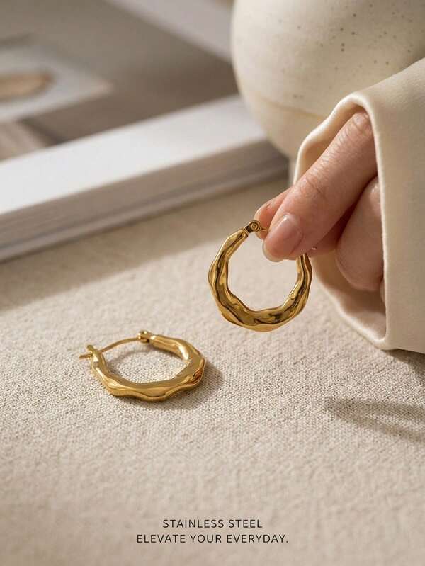 1 Đôi bông tai vòng hình chữ C bất đối xứng/lượn sóng/được chạm khắc kiểu dung nham cổ điển, chất liệu thép không gỉ mạ vàng chống oxy hóa, nhiều kiểu dáng để lựa chọn, phù hợp cho các dịp hàng ngày/văn phòng/tiệc tùng/đám cưới/hẹn hò/kỷ niệm/sinh nhật/lễ hội/du lịch/kỳ nghỉ/phù dâu/trang trí nhà cửa theo phong cách thường ngày/bohemian/tối giản, hoàn hảo để kết hợp với các vật trang trí treo nhà và vật trang trí để bàn.