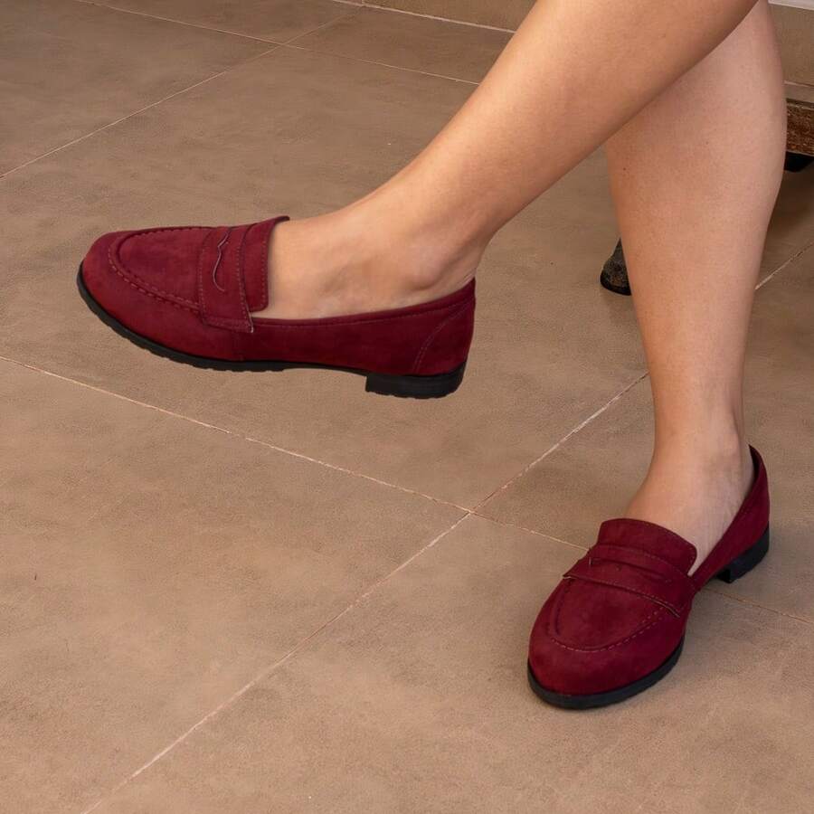 Women's Suede Loafer In Marsala Red With Low Chunky Sole, Comfortable For Winter By Maricotta - 紅木色 - 查看 1