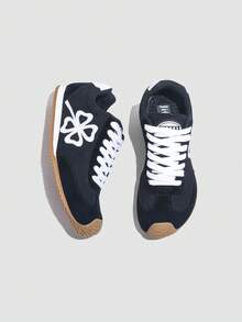 Jifffly 1 pereche de pantofi sport unisex retro, material floral cu trifoi cu patru foi și piele sintetică, talpă de cauciuc respirabilă antiderapantă, adidași la modă cu șireturi negre, model joș - Negru - Vizualizare 4