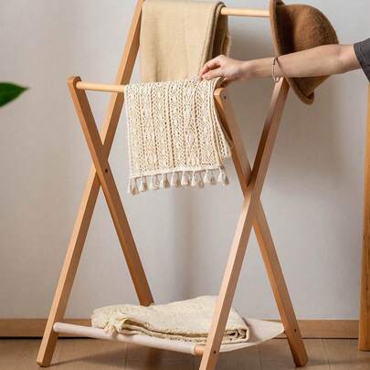 1 chiếc giá treo quần áo bằng tre gấp gọn, dạng đứng, thích hợp sử dụng trong nhà, có thể dùng làm giá treo khăn, giá treo áo khoác đa năng, giá đựng đồ, giá để đồ độc lập trong tủ quần áo, giải pháp lưu trữ đa chức năng cho phòng ngủ và phòng khách, thiết kế không có gờ giúp bảo vệ quần áo, cũng có thể dùng làm giá để giày và giá đựng đồ đơn giản.