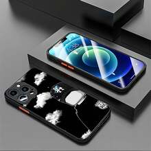 La funda para teléfono LA Night Sky Cap es compatible con Samsung, Apple, VIVO, OPPO, , Transsion, ,  y Honor. Fabricada en silicona TPU, ofrece protección contra golpes y caídas. - Negro - Ver 4