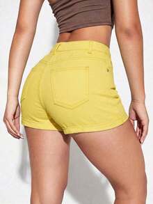 Shorts de jean ajustados de mujer, tiro bajo, con dobladillo enrollado y efecto desgastado – Ideal para verano y looks casuales - Amarillo - Ver 2