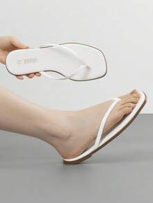 Rihero Women's Flip Flops Comfortable Classic Square Toe Beach Sandals Slip On Leather Thong Flat Sandals Dressy - 白色 - 查看 5