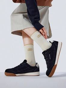 Skechers 復古德訓休閒板鞋丨軟底緩震防滑耐磨女士日常通勤百搭休閒運動鞋 - 黑色 - 查看 2