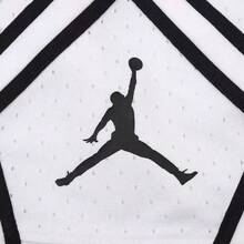 Nike 透气网眼夏季篮球运动休闲男士短裤 - 黑與白 - 查看 10