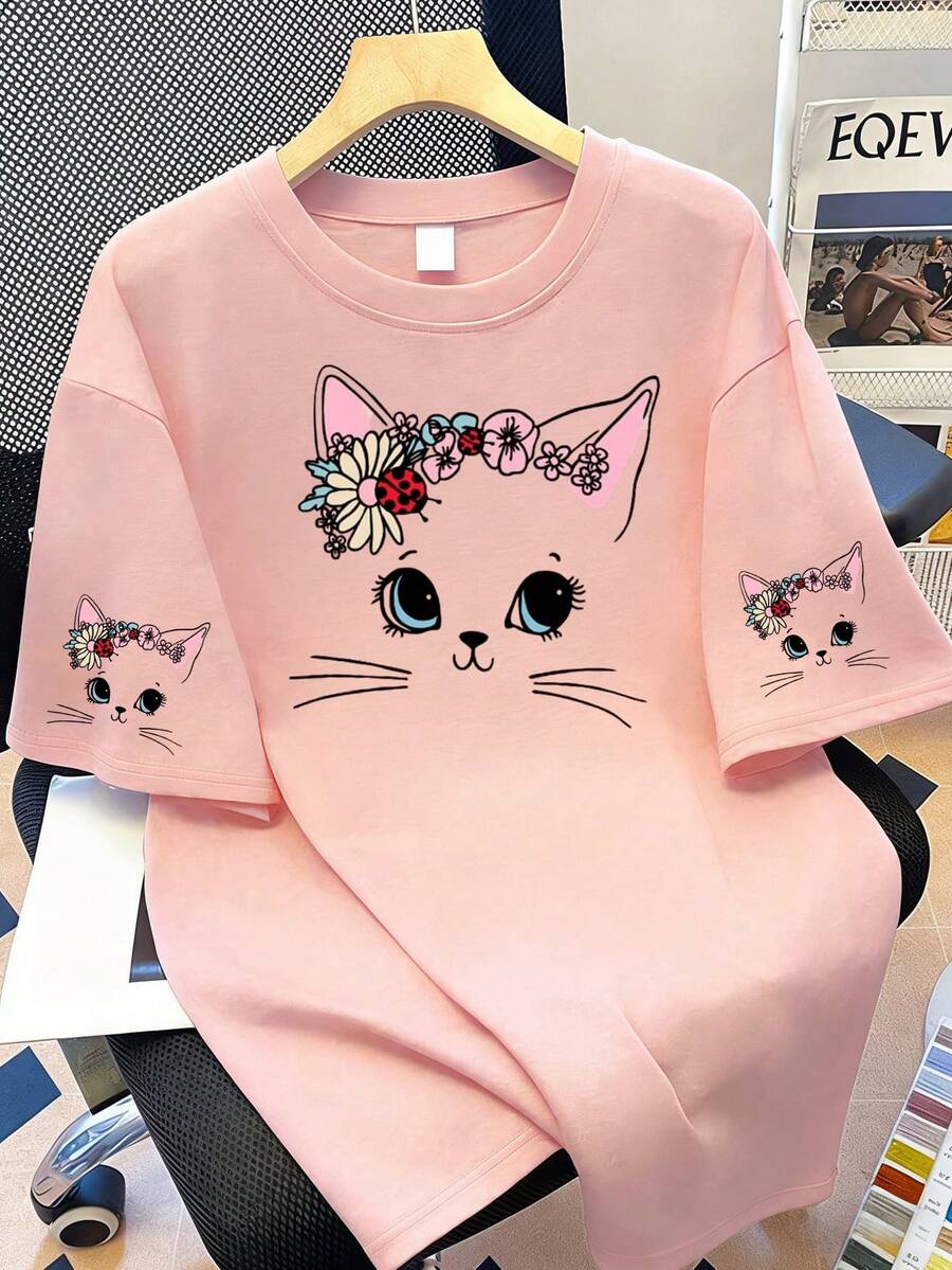 Cute Cat & Floral Print Round Neck T-Shirt, Casual Plus Size Women Summer Top With Short Sleeve, Suitable For Daily Wear, Beach, Vacation Pink - Pink - View 1
