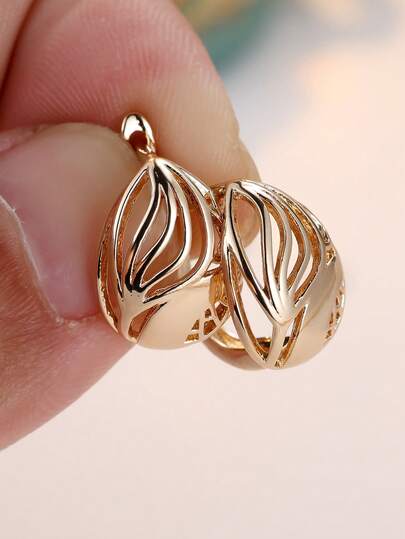 Vanel 1Pair Chic Golden Minimalist Earrings, Sleek Teardrop Filigree Design, Fashion Jewelry For Women For Daily Wear