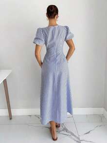 Women's Striped Petal Sleeve Midi Dress Blue Striped V Neck Sleeveless Long Dress Daily Commuter Wear Dresses For Women Summer Outfits For Women Beach Outfits For Woman Vacation Outfits Woman Western Wear Women Work Summer Dresses Woman S Summer Clothes Vacation Casual Holiday Resort Short Sleeve A Line Going Out Blue Dresses For Women Graduation Dress Summer Outfits For Women Spring Clothing Easter Beach Outfit For Women Wedding Guest Vacation Outfits Women Summer Holiday Outfits Formal Attire For Women Y2K Work Outfits For Women Office Social Blouse Business Casual Woman Going Out Outfits Teacher Outfits For Women Waist A-Line Blue Striped Dress Women's Casual Commuting Striped Cinched Waist Mini Dress Summer Casual,Summer Dresses For Women - 藍白色 - 查看 4
