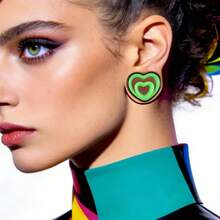 2 piezas Túneles de oreja con corazón bicolor, dilatadores de oreja de acero inoxidable hipoalergénicos, accesorios de perforación corporal de estilo dulce y fresco color verde oscuro - amar - Ver 5