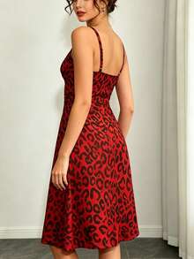 红色豹纹吊带中长连衣裙，复古Y2K风格收腰A字裙，性感派对装扮，适合约会、酒吧、音乐节、度假、休闲外出等场合。 - 紅色 - 查看 2