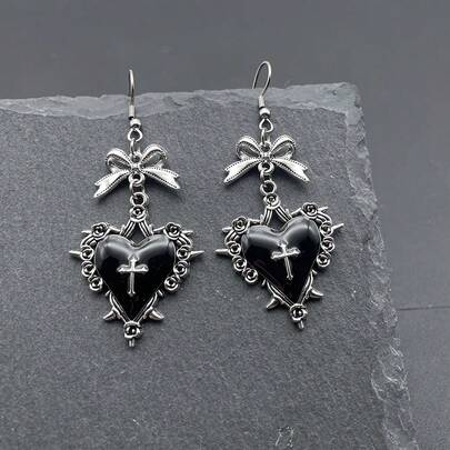 1对复古蝴蝶结、荆棘玫瑰、心形、十字架设计耳环，哥特式风格女士耳环