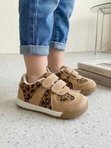 1 Pair Kids' Round Toe Sports Shoes, Khaki & Leopard Print Patchwork Design, Unisex, Fashionable, Dual Hook And Loop Closure For Easy On/Off, Suitable For School, Daily Wear, Outdoor Activities - Khaki - View 2