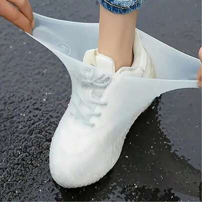 1 Pair Reusable Outdoor Latex Rain Boots And Waterproof Shoe Covers, Suitable For Men And Women. Portable, Anti-Slip, Anti-Snow Adult Latex Shoe Covers. Multi-Layer Anti-Slip And Thick Outdoor Waterproof Shoe Covers.