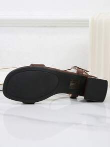 Sandales à bride de cheville à talon compensé avec bout ouvert, style français mi-talon pour femmes grandes tailles, sandales polyvalentes à talon haut classique - Tabac - Voir 10