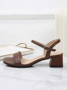 Sandales à bride de cheville à talon compensé avec bout ouvert, style français mi-talon pour femmes grandes tailles, sandales polyvalentes à talon haut classique - Tabac - Voir 8