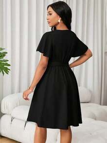 Lunessa Vestido mini elegante de manga corta con volantes en el bajo y corte evasé de un solo color para mujer - verde menta - Ver 8