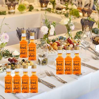 16 adet/3 adet 50 ml/1,7 oz Mini Düğün Hediyesi Şişesi, İçecek Dağıtıcı Şişeler, Altın, Gümüş, Rose Gold ve Siyah Vidalı Kapaklı Şeffaf Plastik Şişeler, Üzerinde "Evlendik, Hadi Bir İçki İçelim!" Yazısı Bulunmaktadır, Düğün Partisi Malzemeleri, Doğum Günü Partisi, Kamp, Yaz Açık Hava Etkinlikleri İçin Uygundur