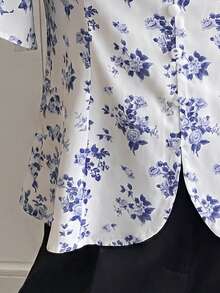 Women's Printed V-Neck Short Sleeve Regular Fabric Top - Blue and White - View 5