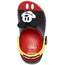 Crocs Zuecos clásicos de Mickey Mouse para niños pequeños de Disney | Sandalias y pantuflas para bebés - Negro/ Rojo/ Amarillo - Ver 5