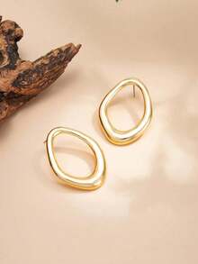 1 Pair Asymmetrical Oval Shaped Hollow Drop Earrings, Vintage Style Thick Gold Metal Earrings, Fashionable Jewelry Suitable For Women's Daily Wear - Gold - View 4