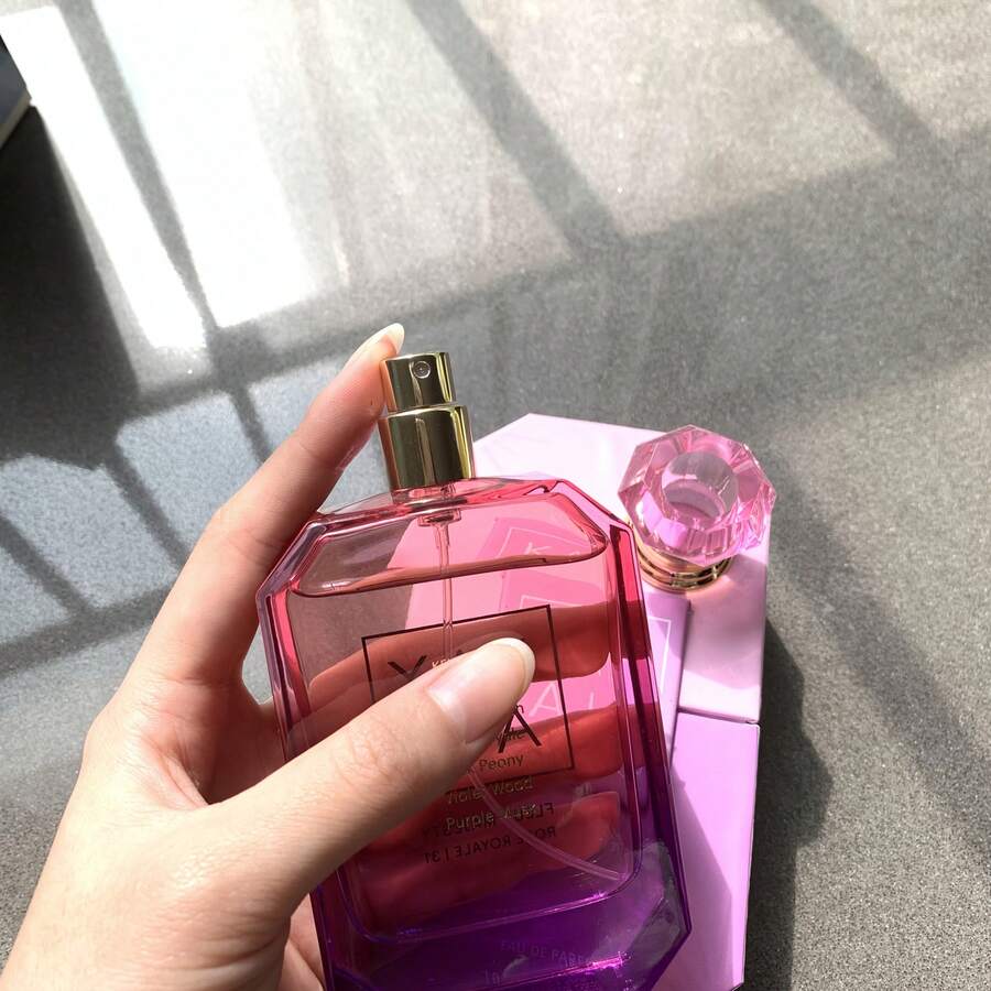 Serie KAY.A.L.I de cuatro perfumes neutros coloridos (N.º 20, 31, 14, 37) 100 ml, aroma floral y frutal de larga duración, elegantes y únicas botellas de colores, aroma natural y fresco, la primera opción para los amantes de las fragancias. - 31 - Ver 1