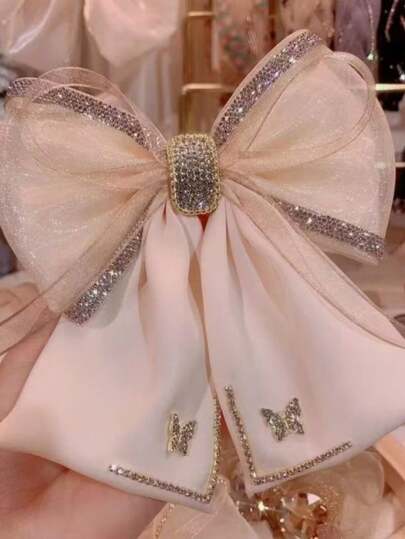 Kẹp tóc nơ ngọc trai, phù hợp cho nữ, kẹp tóc pha lê thời trang, dù là sinh nhật, ngày lễ hay bất kỳ dịp đặc biệt nào, những phụ kiện tóc xinh đẹp này đều là món quà tuyệt vời dành cho các cô gái tuổi teen, dễ dàng cài đặt và giữ chắc. Những chiếc kẹp tóc này hoàn hảo cho các buổi hóa trang, chụp ảnh, tiệc trang điểm, sinh nhật, lễ hội và Giáng sinh, giúp tôn lên kiểu tóc đồng thời tạo nên bầu không khí quyến rũ và sống động cho bất kỳ sự kiện nào.