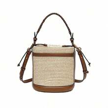 Bolso de mano de mujer ZR 2026 Nuevo bolso de paja de bloques de color para viajes a la playa, bolso de cubo tejido versátil para llevar en la mano - Marrón (incluye una bolsa de regalo de la boutique) - Ver 5