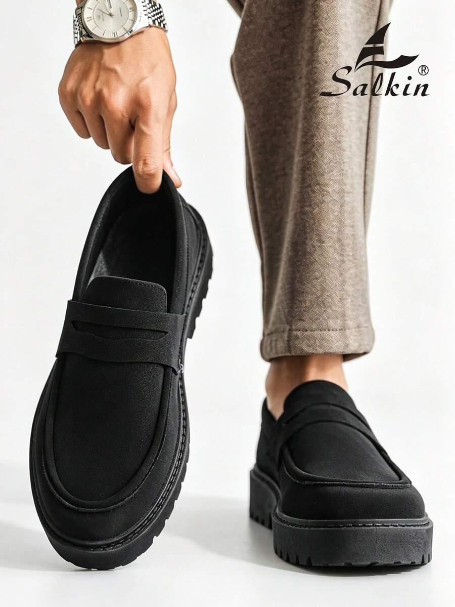 Salkin 奢华男士一脚蹬便士乐福鞋，纯色仿麂皮休闲鞋。现代生活，尽享平价奢华。柔软舒适，透气防滑，耐磨鞋底，时尚优雅的绅士鞋款，适合商务、派对、婚礼等场合，春、夏、秋季皆宜。尺码偏大，建议选购小一码。 - 黑色 - 查看 1