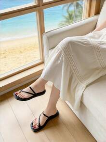 Women's New Outdoor Flat Sandals, Thong Sandals, Women's Flat Sandals, Summer Slippers, Slide Sandals, Slippers, Black Sandals, Beach Shoes, Plastic Slippers, Summer Sandals, American Casual Style Sandals, Square Toe Flat Open Toe Sandals, Fashionable Versatile, Elegant, Charming Women's Shoes, Suitable For Daily Commute, Outdoor Shopping, Vacation, Beach, Simple Flat Sandals - Black - View 6