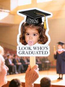 Palitos de decoración personalizados para graduación que incluyen máscaras de recorte de papel, abanicos de graduación, regalos personalizables para fiestas de graduación - Multicolor - Ver 7