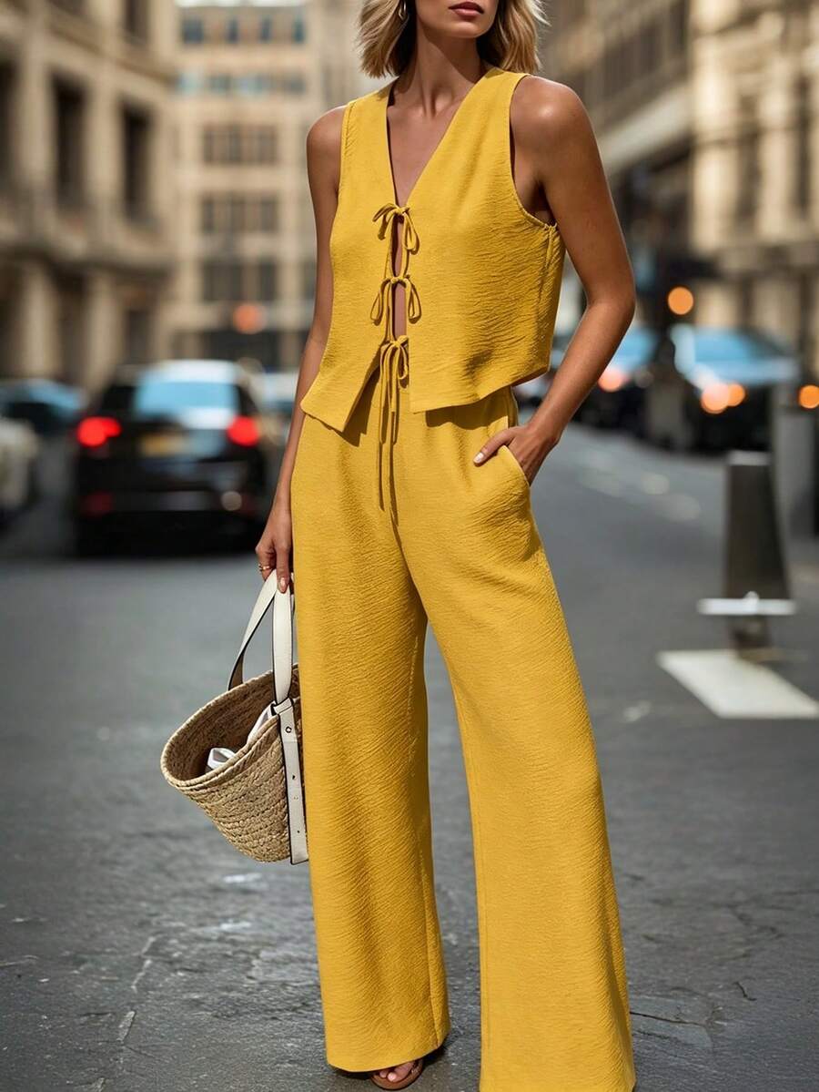Ensemble décontracté pour femmes en 2 pièces, top sans manches avec nœud devant et pantalon large. Ensemble assorti léger et confortable pour le printemps/été et les vacances - Jaune citron - Voir 1