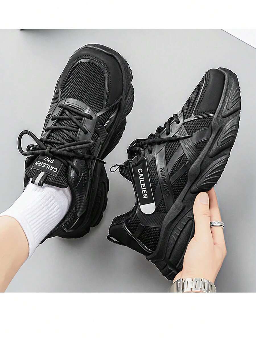 1 par de zapatillas deportivas minimalistas y ligeras para hombres, con suela gruesa, de unicolor y diseño de parches, zapatos versátiles para deportes - Negro - Ver 1