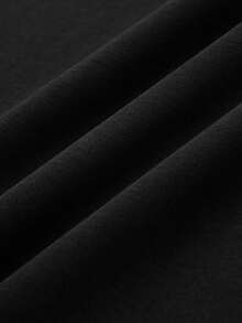 Representa tu orgullo con esta playera "USA" con el diseño de la bandera, ideal para eventos deportivos, celebraciones y looks patrióticos. - Negro - Ver 4