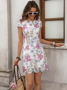 Vestido corto de manga corta romántico con dobladillo asimétrico, encaje y estampado floral diminuto para mujer - Rosa Fucsia - Ver 3
