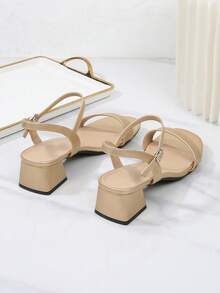 Sandalias de tacón grueso con tira de tobillo y punta abierta de ancho amplio, sandalias de tacón medio estilo francés para mujeres de talla grande, sandalias versátiles de tacón alto clásico - Dorado - Ver 6