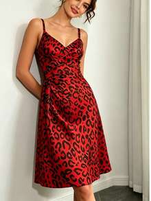 红色豹纹吊带中长连衣裙，复古Y2K风格收腰A字裙，性感派对装扮，适合约会、酒吧、音乐节、度假、休闲外出等场合。 - 紅色 - 查看 5