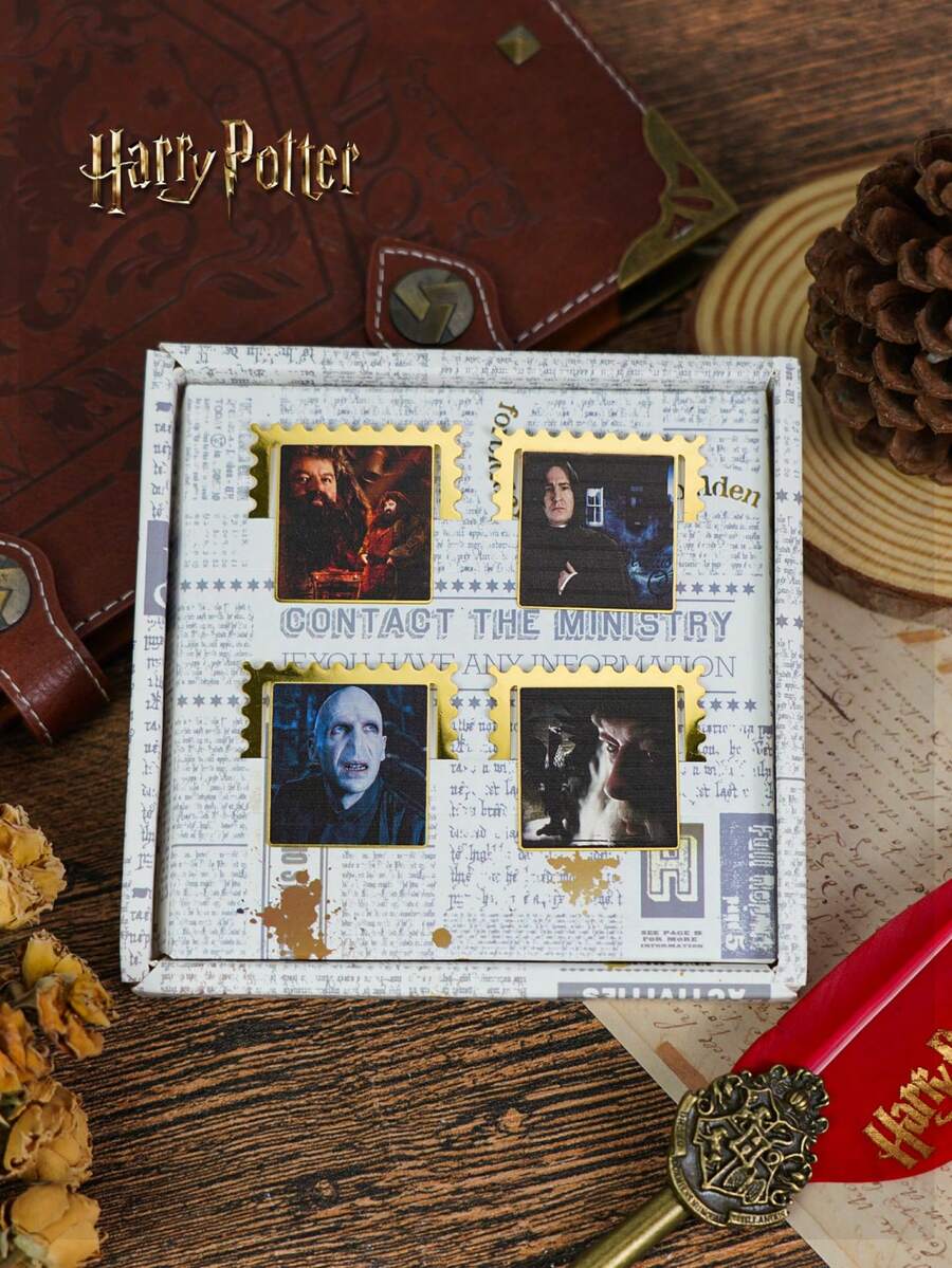 Harry Potter 4个/套 哈利波特方形镂空金属书签。魔法金属设计,饰有标志性图案,是爱书人、哈利波特粉丝和学生的完美之选。也是返校、生日和收藏的理想礼物。 - 彩色 - 查看 1